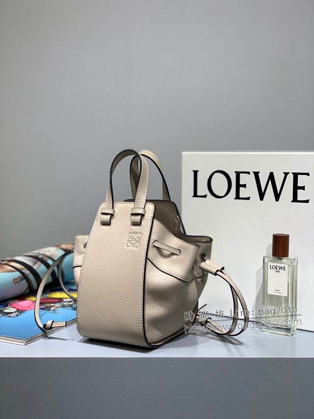LOEWE包包 羅意威Mini Hammock迷你吊床包 羅意威手挽單肩斜挎包 10393  tcl1341